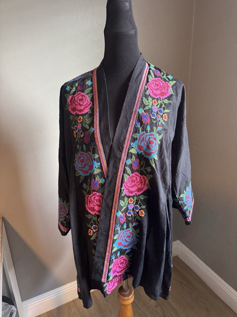 ANU Lavishly Embroidered Black Floral Jacket Boho 100% Cotton Vintage Sz Small